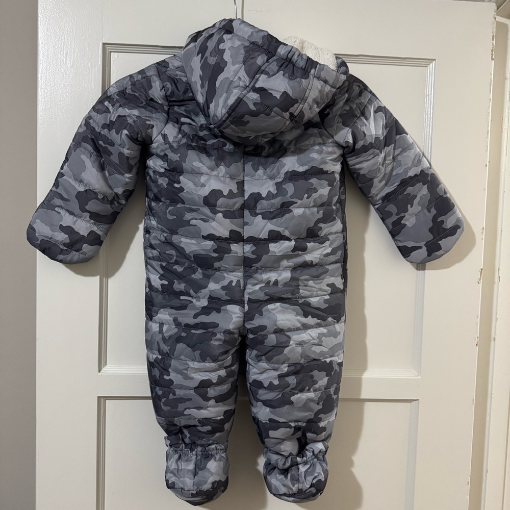 H&M Kids Camo One Piece Snowsuit - Picture 2 of 7